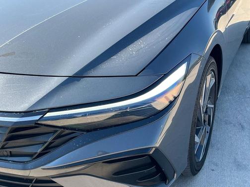 2025 Hyundai ELANTRA SEL