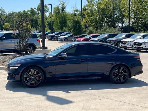 2023 Genesis G70 3.3T RWD