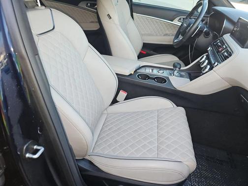 2023 Genesis G70 3.3T RWD