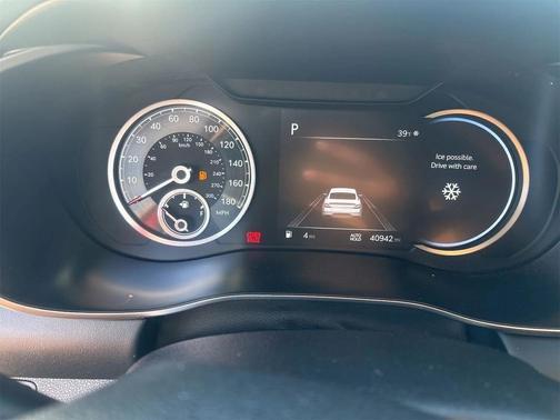 2023 Genesis G70 2.0T RWD