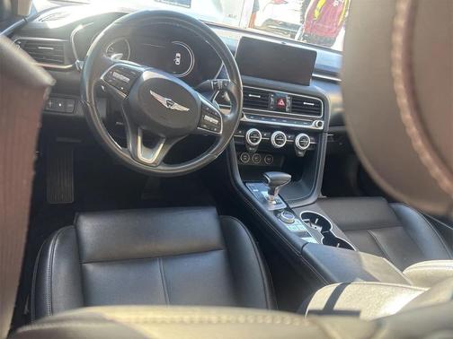 2023 Genesis G70 2.0T RWD