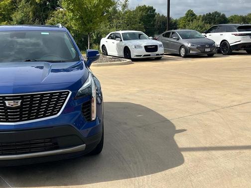 2023 Cadillac XT4 Premium Luxury