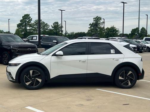 Atlas White 2026 Hyundai IONIQ 5 SEL