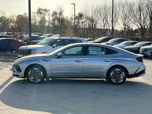 2026 Hyundai SONATA SEL