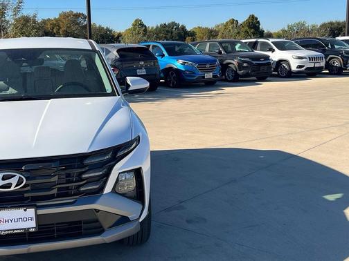 2026 Hyundai TUCSON SE