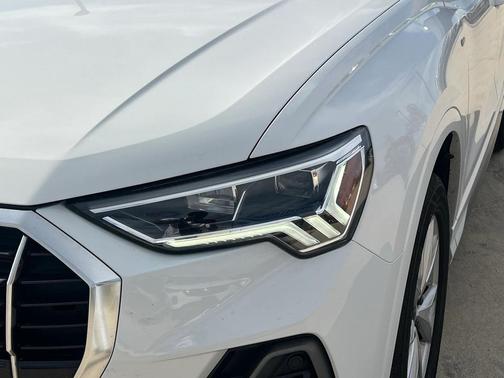 2024 Audi Q3 Premium 45 TFSI S line quattro Tiptronic