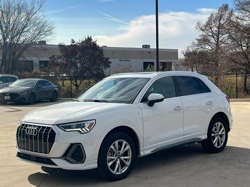 2024 Audi Q3 Premium 45 TFSI S line quattro Tiptronic