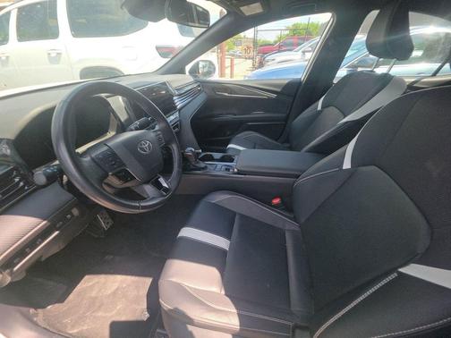 Ice 2025 Toyota Camry SE