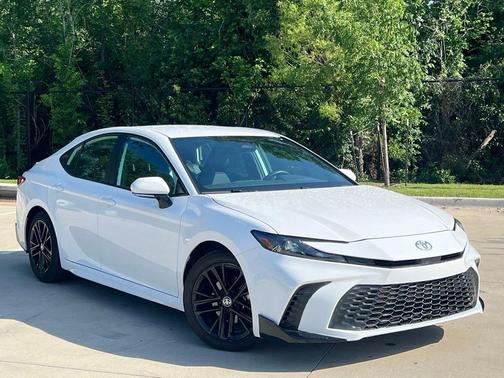 Ice 2025 Toyota Camry SE