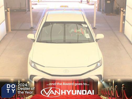 Ice 2025 Toyota Camry SE