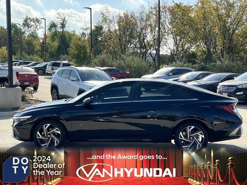 2025 Hyundai ELANTRA SEL