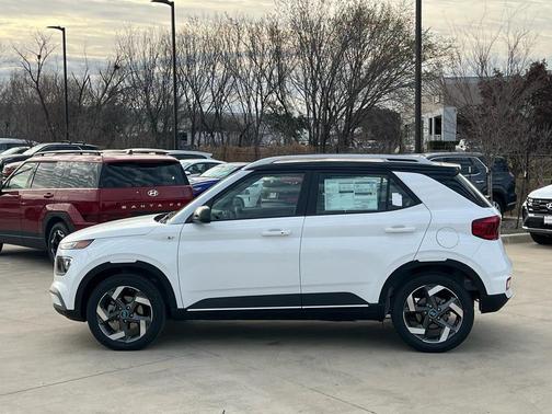 2026 Hyundai VENUE SEL w/Two-Tone Roof