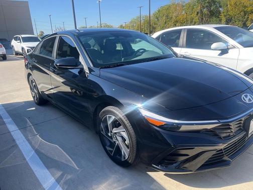 2025 Hyundai ELANTRA SEL