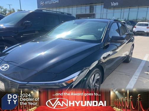 2025 Hyundai ELANTRA SEL