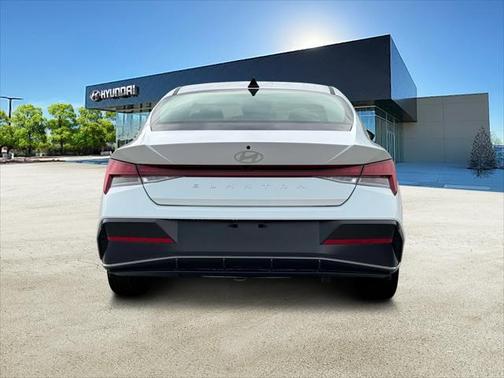 2025 Hyundai ELANTRA SEL