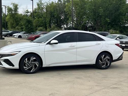 2025 Hyundai ELANTRA SEL