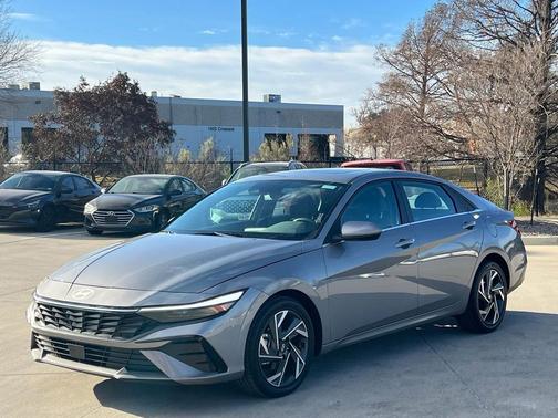 2025 Hyundai ELANTRA SEL