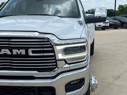 2024 RAM 3500 Laramie Crew Cab 4x4 8' Box