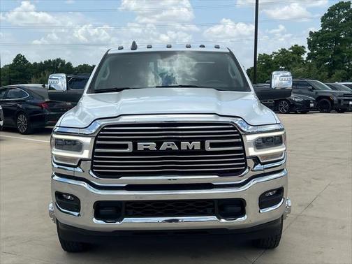 2024 RAM 3500 Laramie Crew Cab 4x4 8' Box