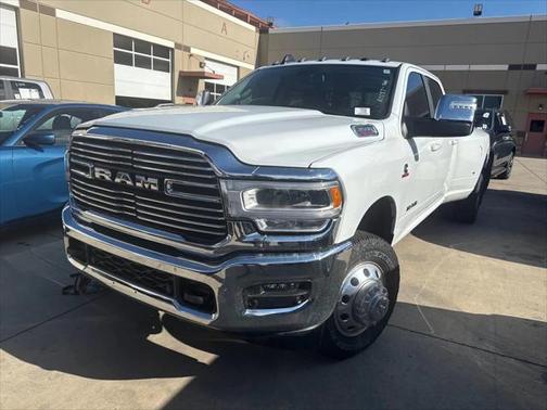 2024 RAM 3500 Laramie Crew Cab 4x4 8' Box