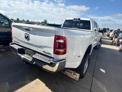2024 RAM 3500 Laramie Crew Cab 4x4 8' Box