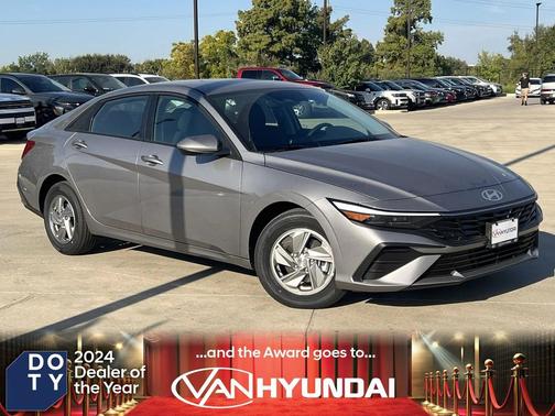 2025 Hyundai ELANTRA SE