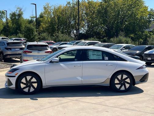 2025 Hyundai IONIQ 6 SE