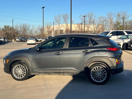 2021 Hyundai KONA SEL