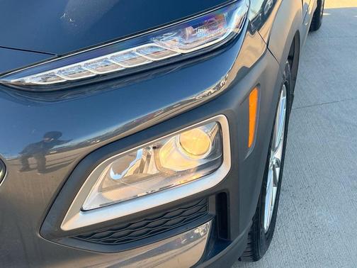 2021 Hyundai KONA SEL