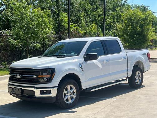 Oxford White 2025 Ford F-150 XLT