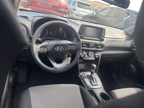 2021 Hyundai KONA SE
