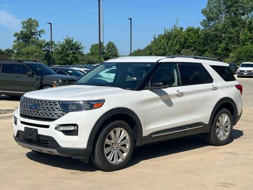Star White Metallic Tri-Coat 2022 Ford Explorer Limited