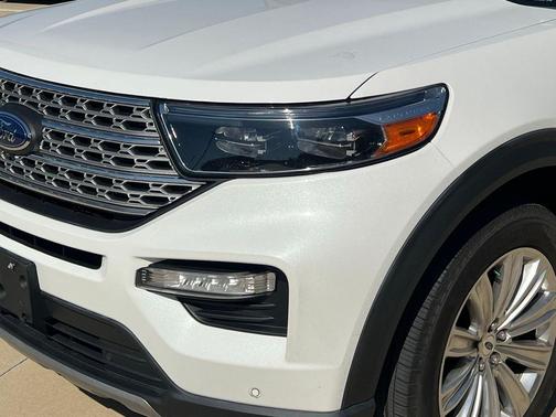 Star White Metallic Tri-Coat 2022 Ford Explorer Limited