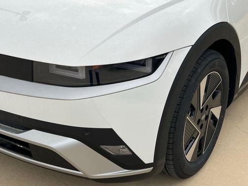 Atlas White 2026 Hyundai IONIQ 5 SEL