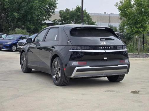 2025 Hyundai IONIQ 5 SE