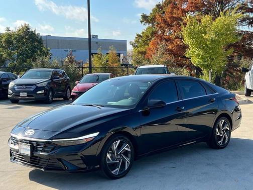 2025 Hyundai ELANTRA SEL