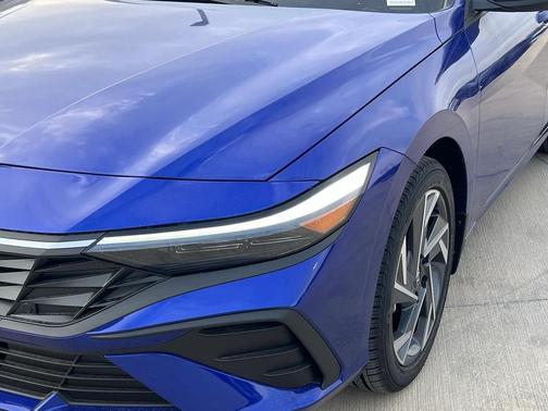 2025 Hyundai ELANTRA Sport