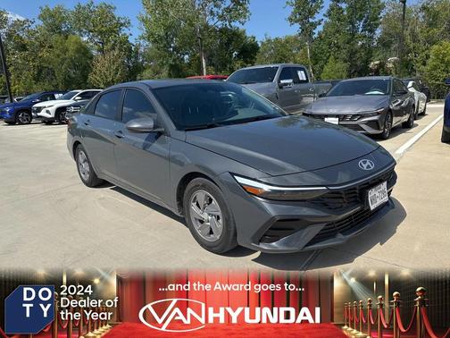 2025 Hyundai ELANTRA SE