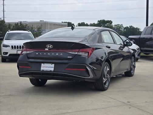 2025 Hyundai ELANTRA Sport