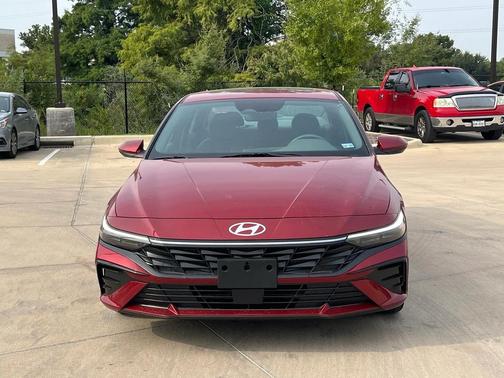 2025 Hyundai ELANTRA SEL