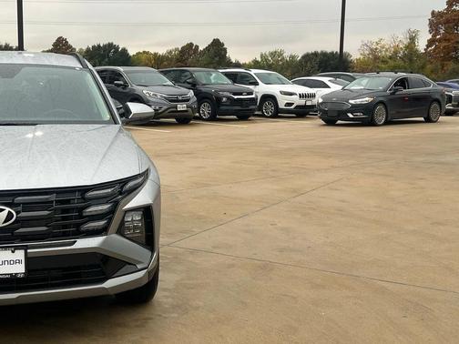 Shimmering Silver 2026 Hyundai TUCSON SEL
