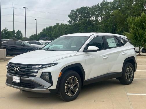 Creamy White Pearl 2026 Hyundai TUCSON Hybrid Blue SE