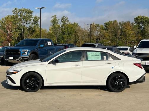 2026 Hyundai ELANTRA HEV SEL Sport