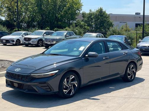2024 Hyundai ELANTRA Limited