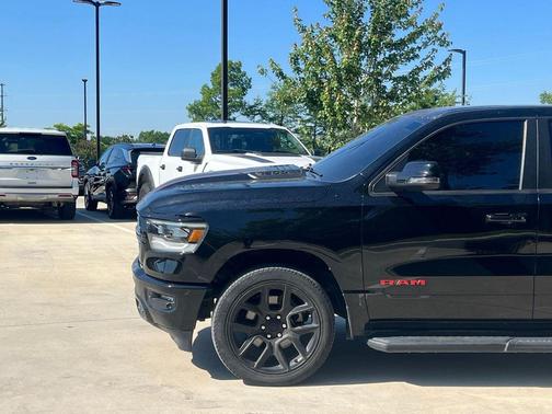 Diamond Black Crystal Pearlcoat 2023 RAM 1500 Laramie