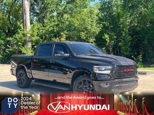 Diamond Black Crystal Pearlcoat 2023 RAM 1500 Laramie