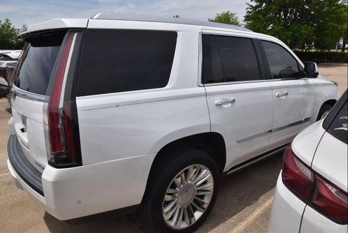 Crystal White Tricoat 2017 Cadillac Escalade Platinum