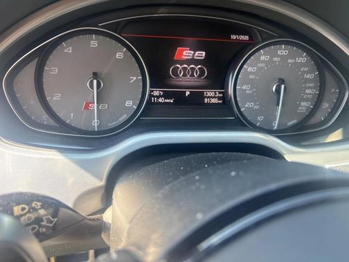 2015 Audi S8 4.0T