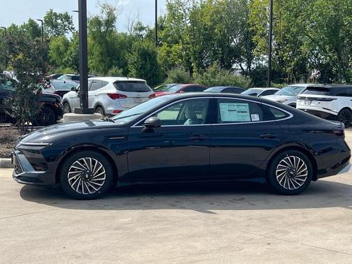 2025 Hyundai SONATA Hybrid Limited