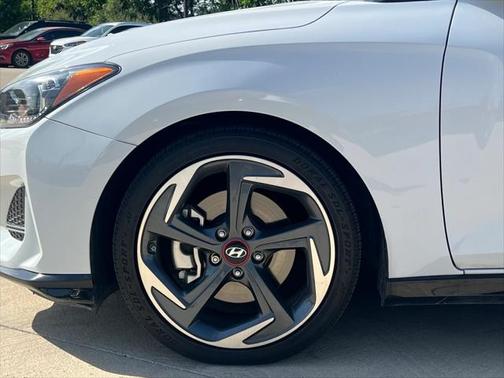 2020 Hyundai Veloster Base